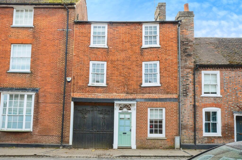 Main image of property: High Street, Markyate, St. Albans
