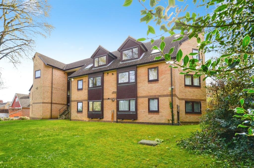 Main image of property: St James Court, Harpenden