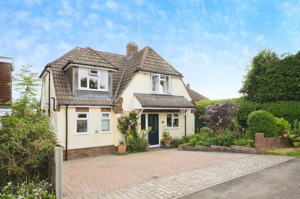 Main image of property: Molescroft, Harpenden
