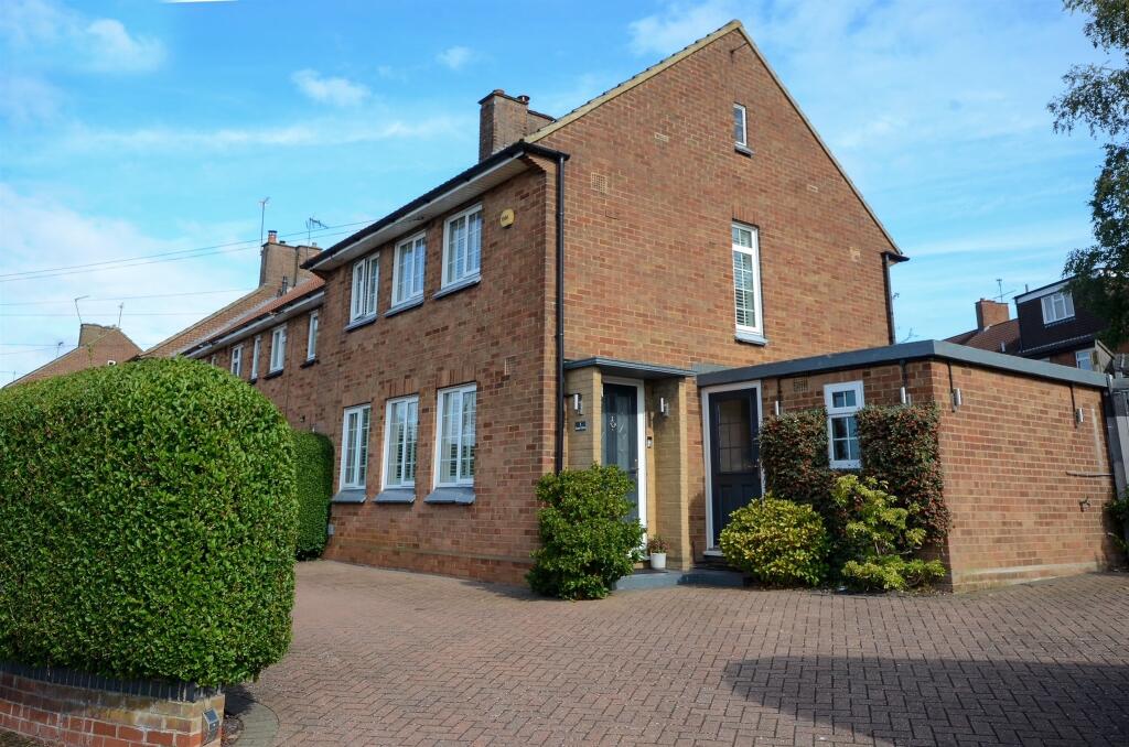 Main image of property: Saxon Close, Harpenden
