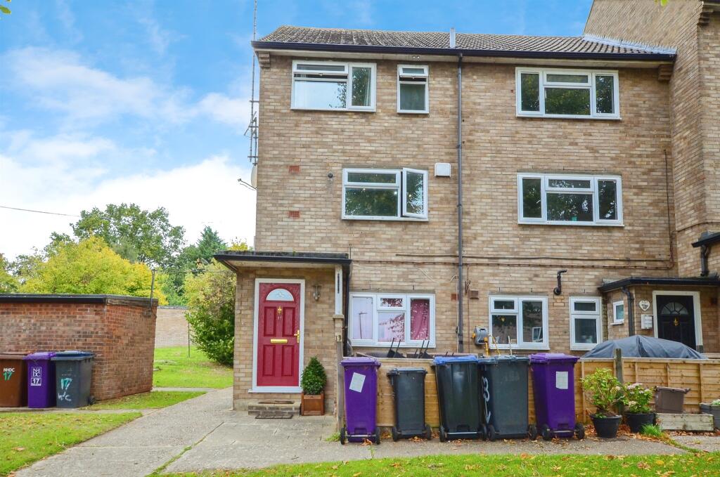 Main image of property: Wren Close, Kimpton, Hitchin