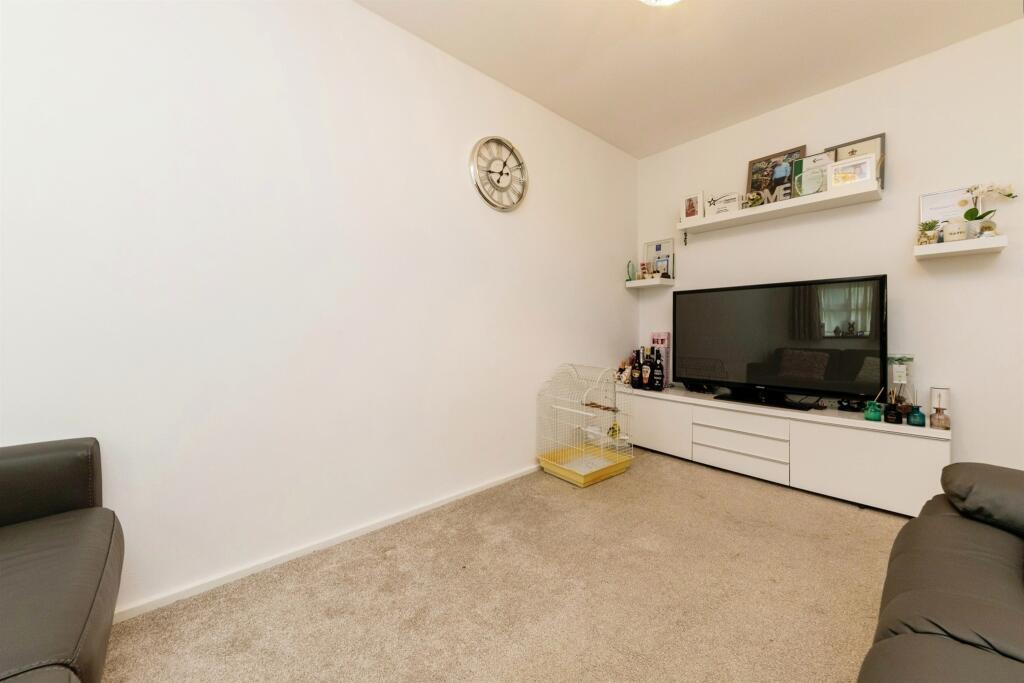 Additional property image - Woodhall Lane, Welwyn Garden City