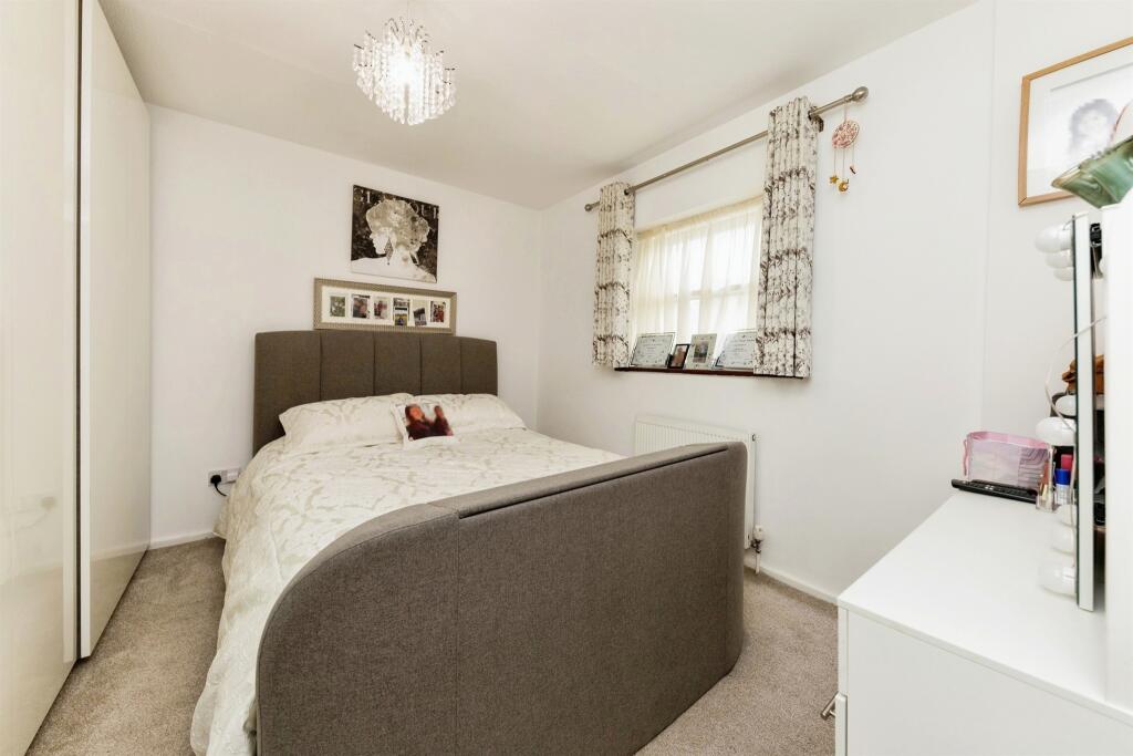 Additional property image - Woodhall Lane, Welwyn Garden City