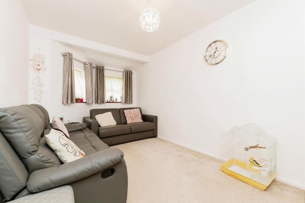 Additional property image - Woodhall Lane, Welwyn Garden City
