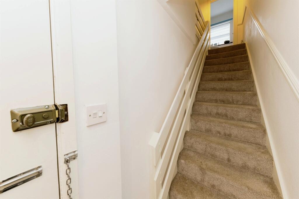 Additional property image - Woodhall Lane, Welwyn Garden City