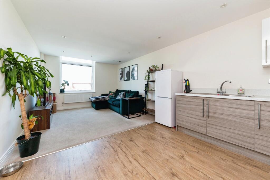 Additional property image - Bessemer Road, WELWYN GARDEN CITY