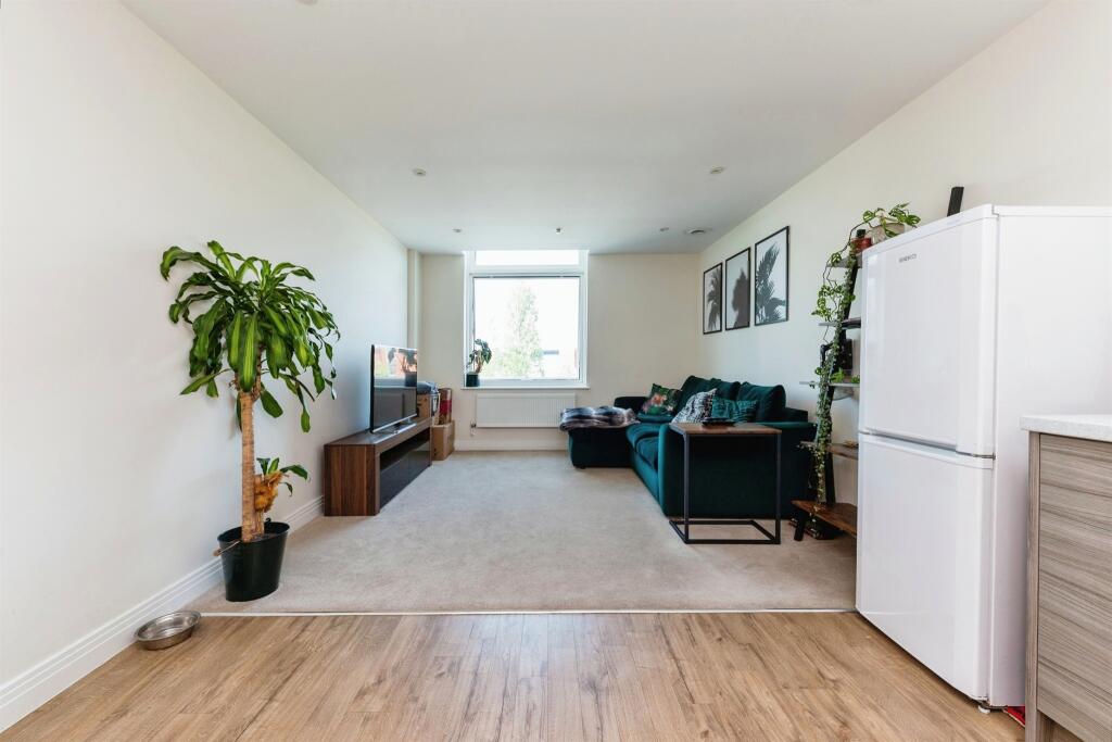 Additional property image - Bessemer Road, WELWYN GARDEN CITY