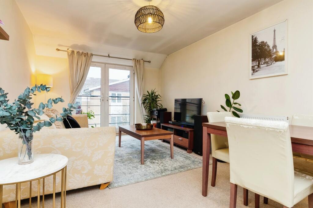 Additional property image - Eddington Crescent, WELWYN GARDEN CITY