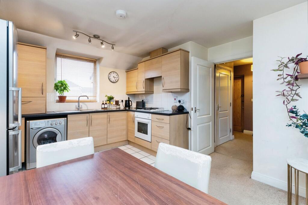Additional property image - Eddington Crescent, WELWYN GARDEN CITY