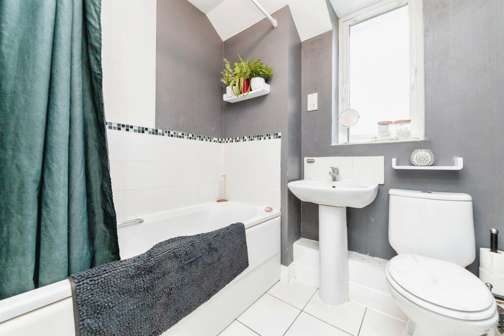 Additional property image - Eddington Crescent, WELWYN GARDEN CITY