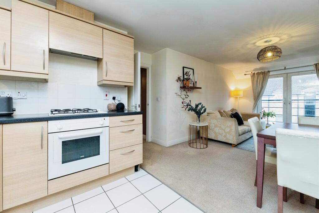 Additional property image - Eddington Crescent, WELWYN GARDEN CITY