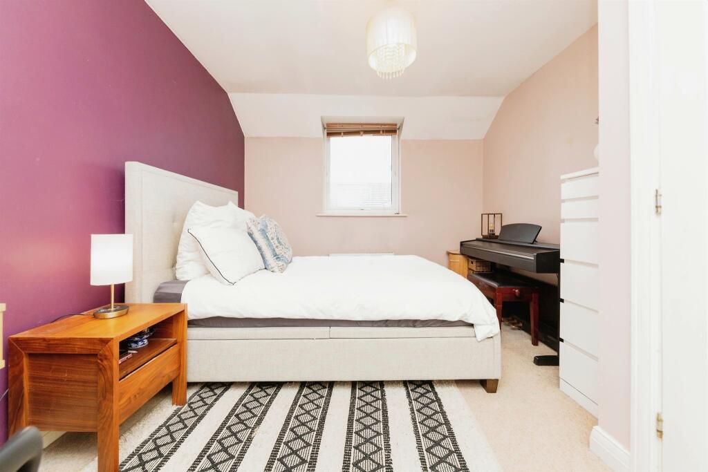 Additional property image - Eddington Crescent, WELWYN GARDEN CITY