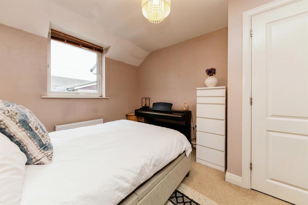 Additional property image - Eddington Crescent, WELWYN GARDEN CITY
