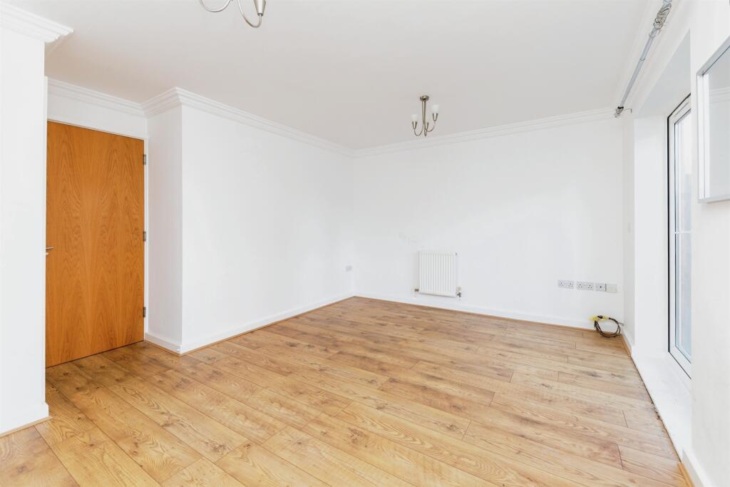 Additional property image - Langstone Ley, Welwyn Garden City