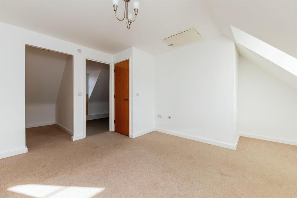 Additional property image - Langstone Ley, Welwyn Garden City