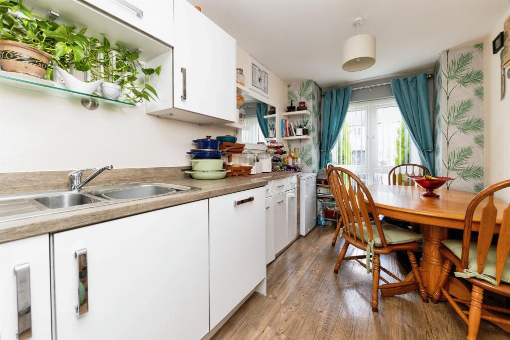 Additional property image - Appletree Way, Welwyn Garden City