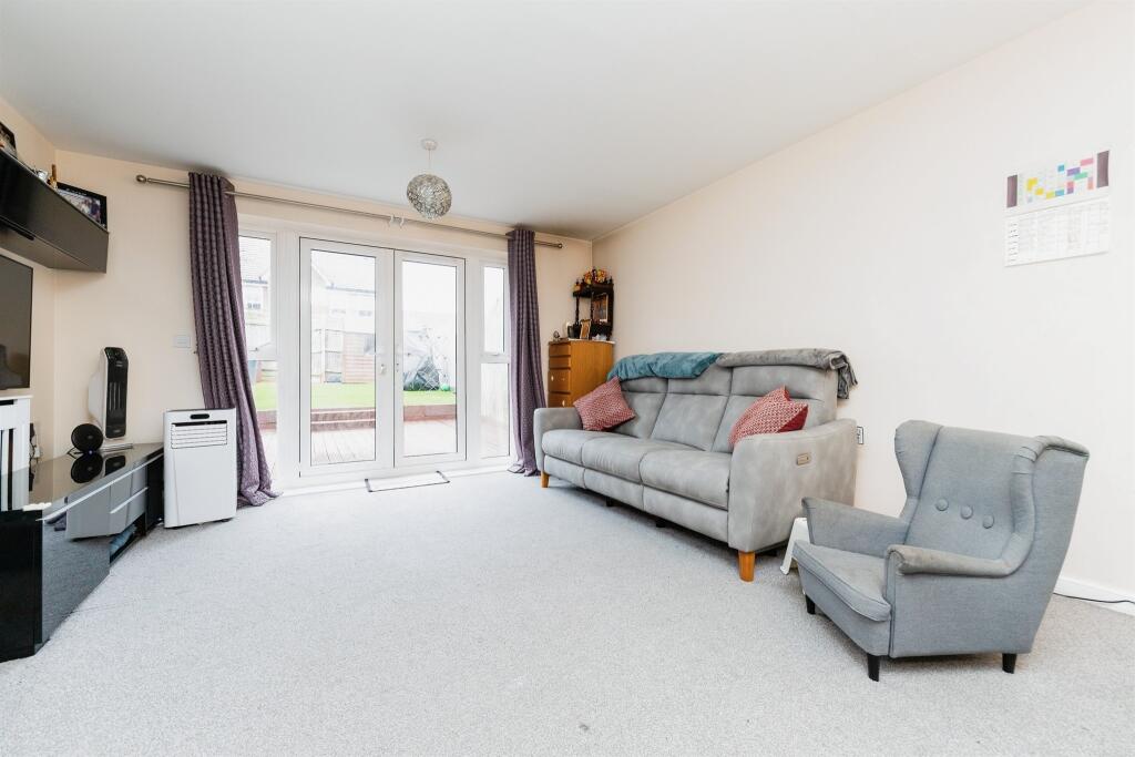 Additional property image - Sandpiper Close, Hatfield