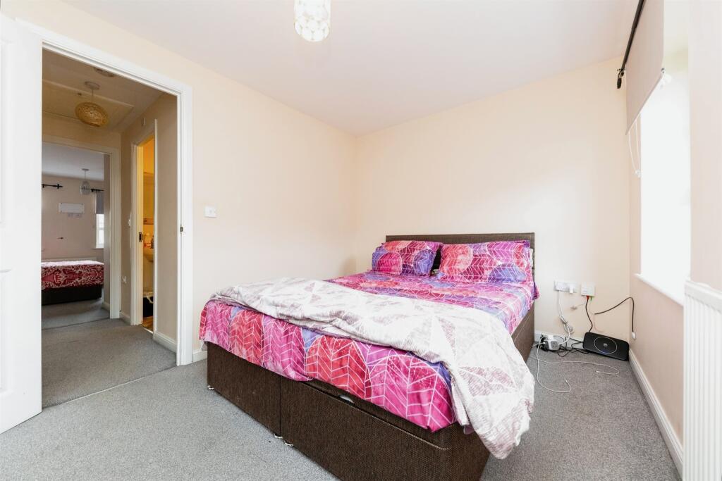 Additional property image - Sandpiper Close, Hatfield