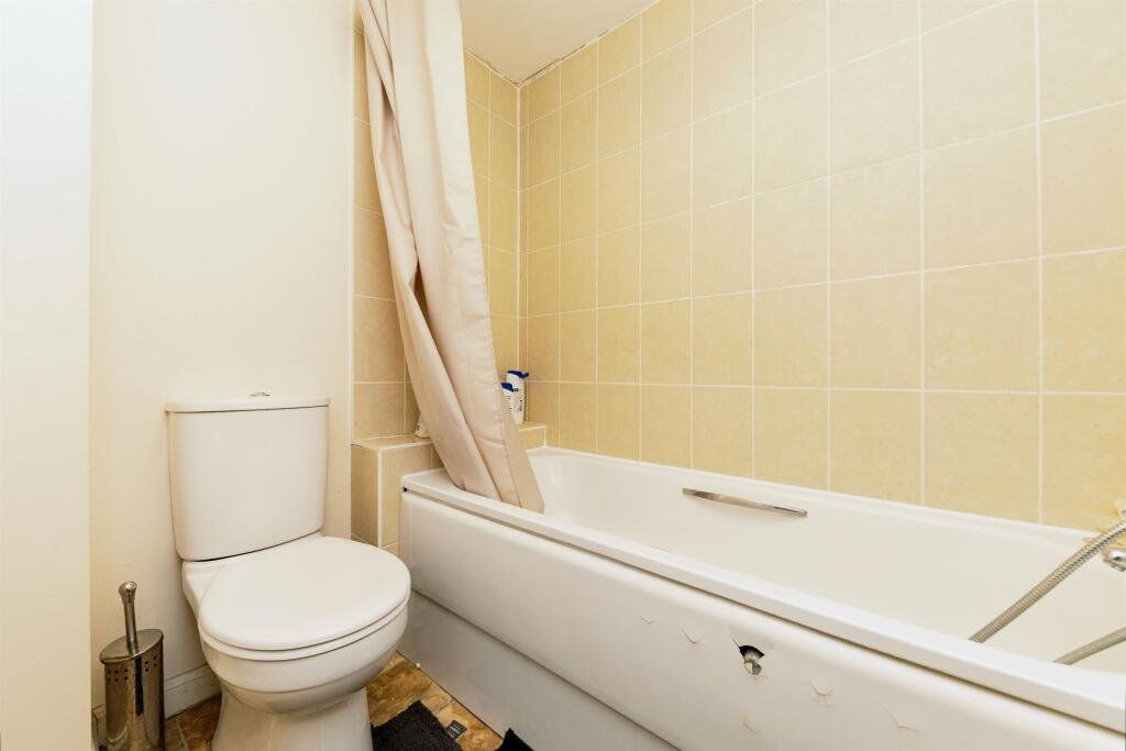 Additional property image - Sandpiper Close, Hatfield