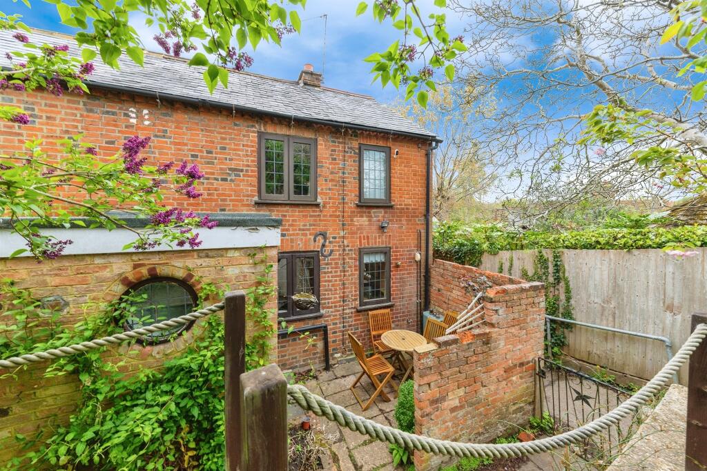 Main image of property: Hobbs Hill, Welwyn