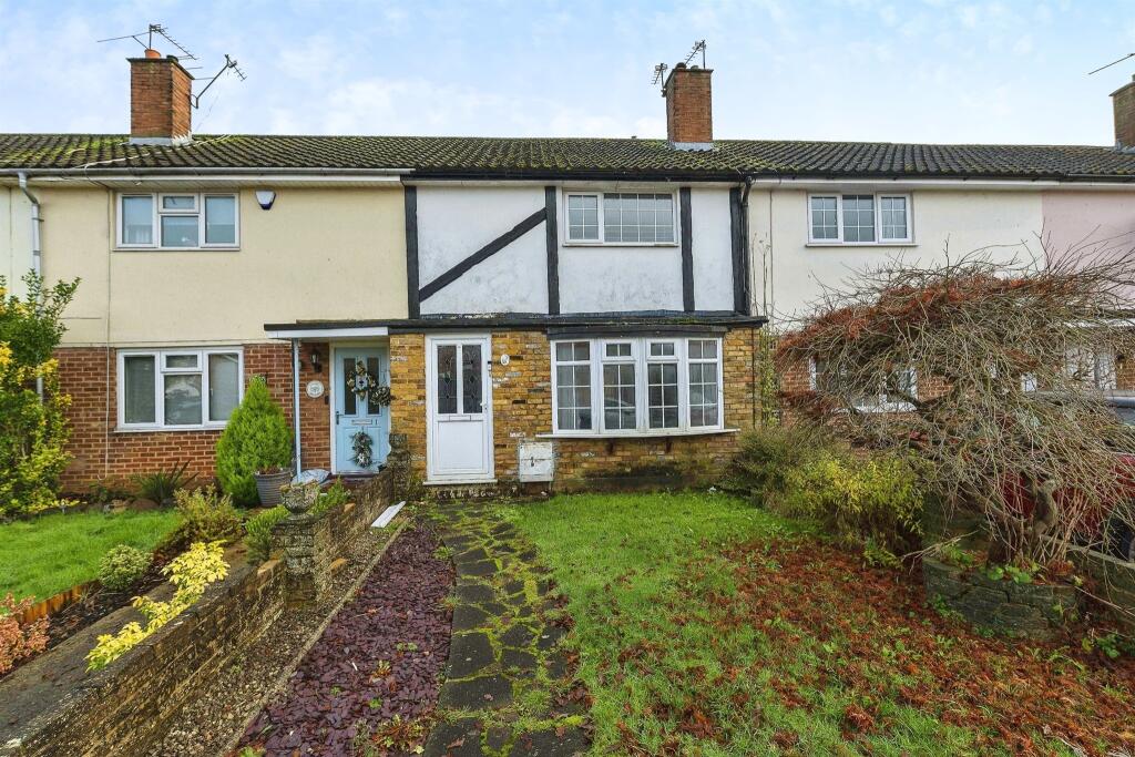 2 bedroom terraced house for sale in Cherry Orchard, Hemel Hempstead, HP1