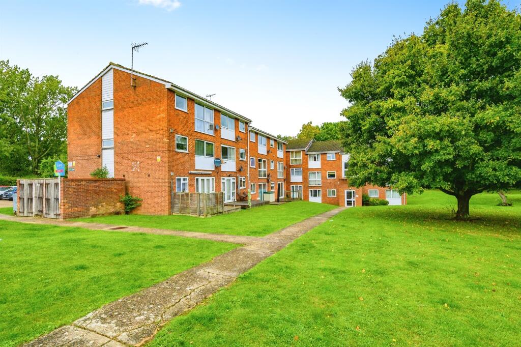 Main image of property: Nightingale Walk, Hemel Hempstead