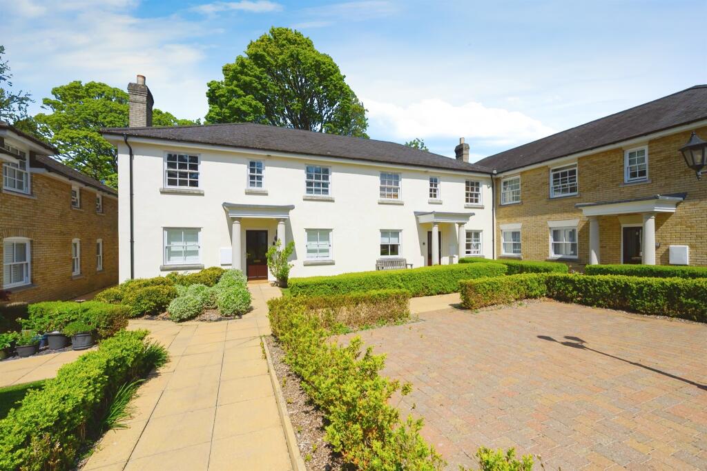 Main image of property: Queensway, Hemel Hempstead