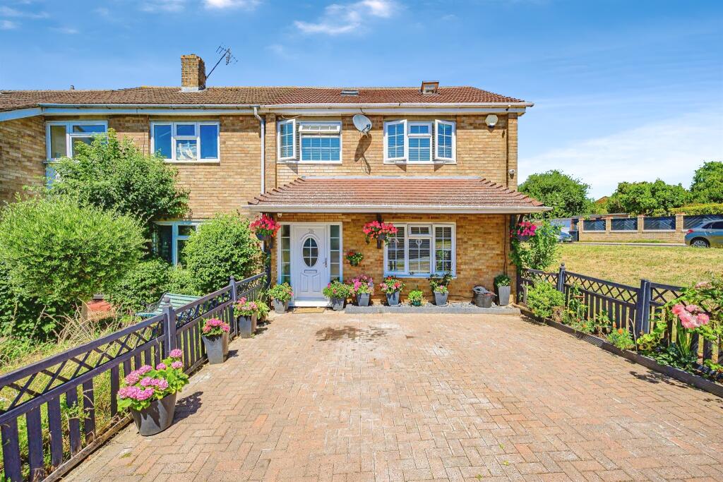 Main image of property: Leys Road, Hemel Hempstead