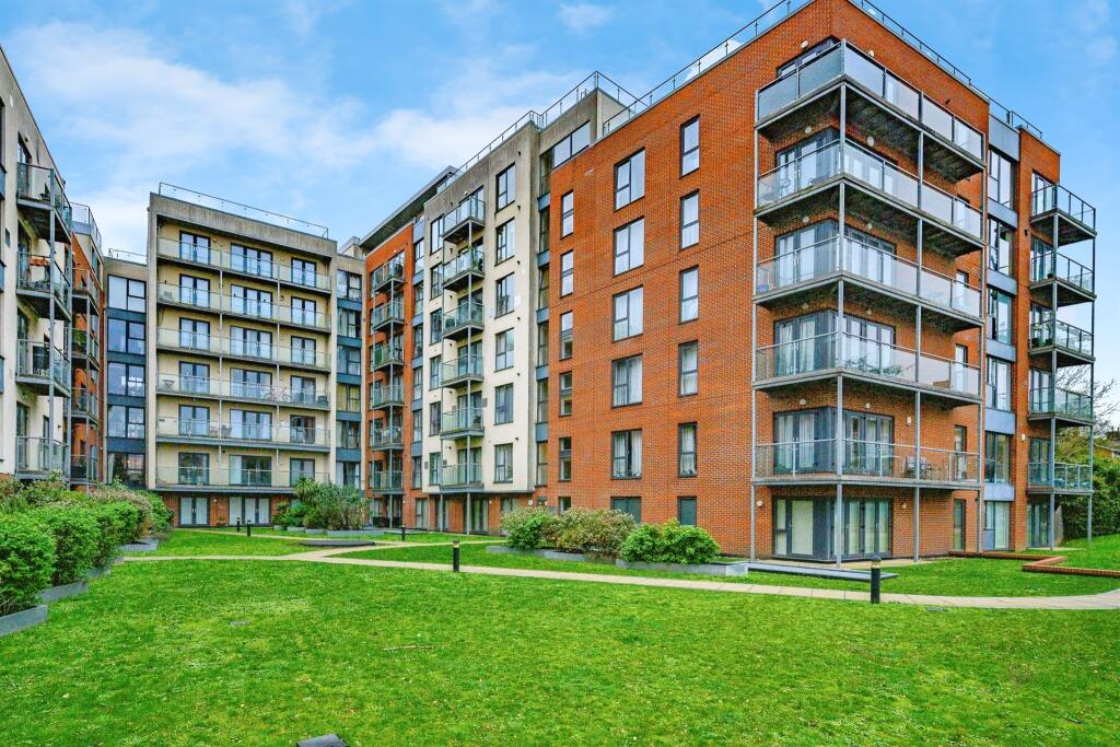 Main image of property: Midland Road, Hemel Hempstead