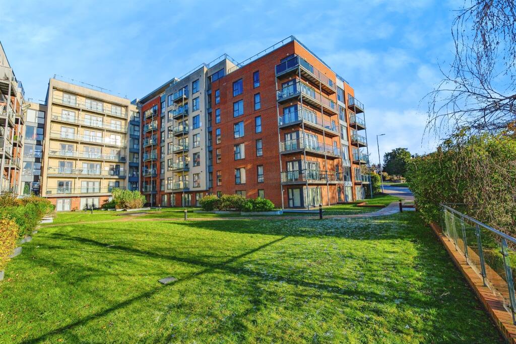 Main image of property: Midland Road, Hemel Hempstead