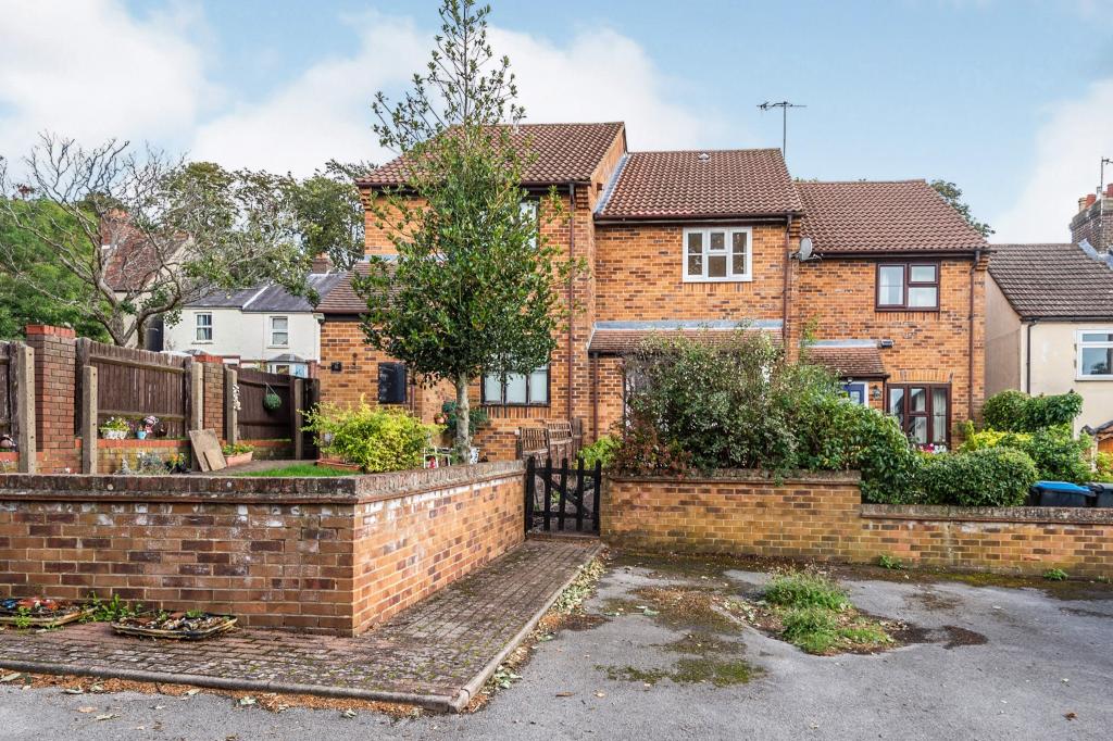 1 bedroom terraced house for sale in Church Street, Hemel Hempstead, HP2