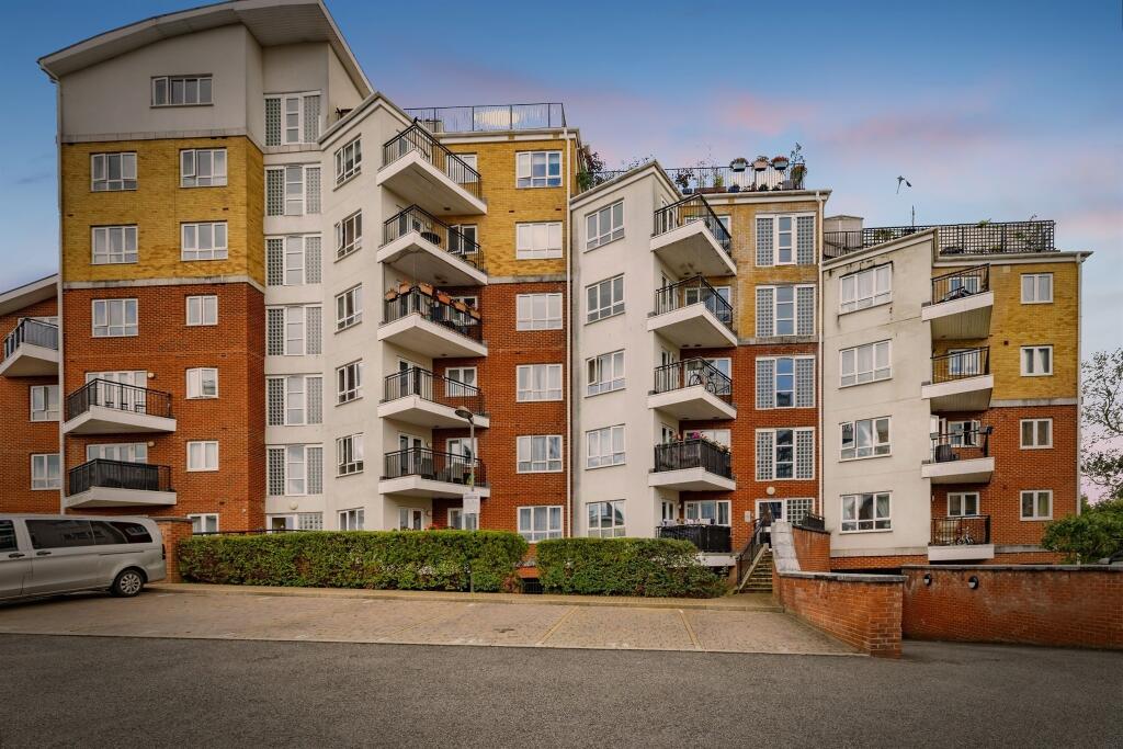 Main image of property: The Gateway, Watford