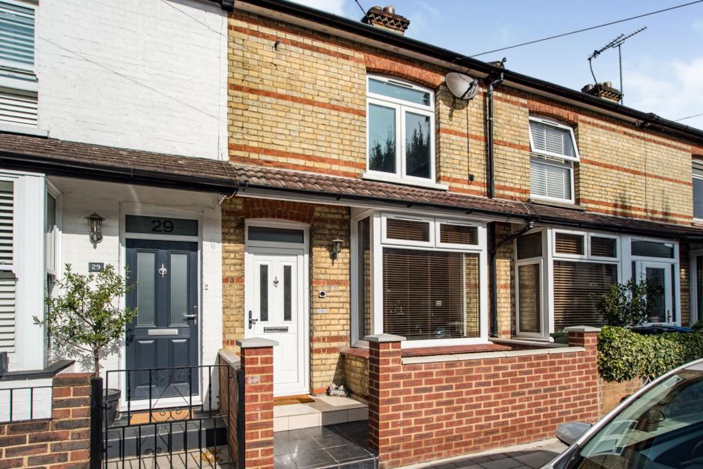 2 bedroom terraced house for sale in Oxford Street, Watford, WD18