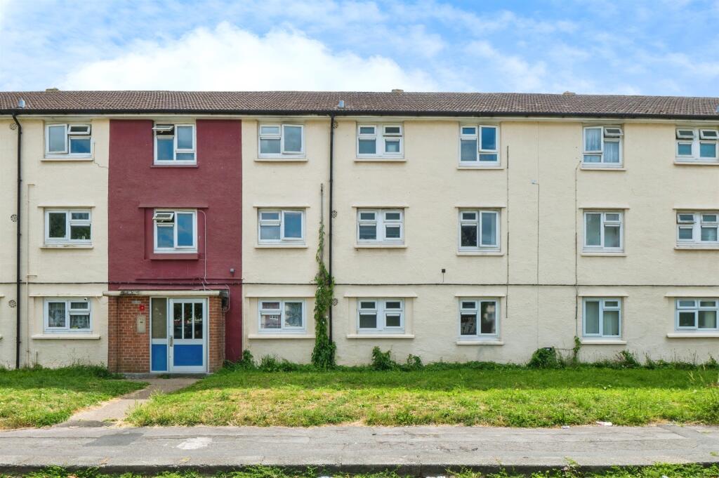 Main image of property: Chiltern Green, Southampton