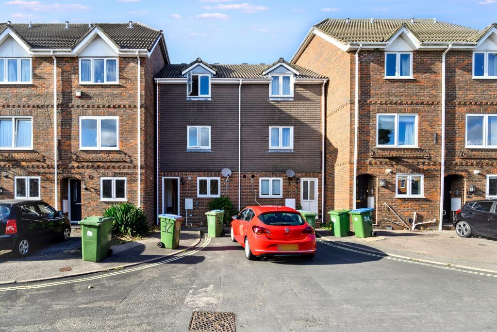 Main image of property: Berkeley Close, Southampton