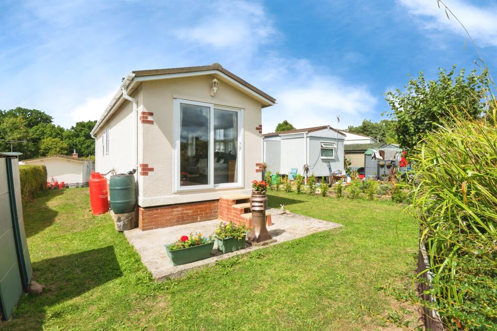 Main image of property: Bishopstoke Lane, Brambridge, Eastleigh