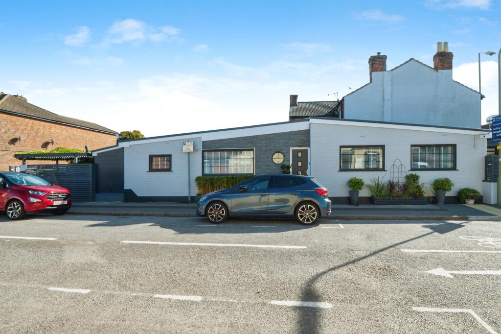 Main image of property: Chestnut Avenue, Eastleigh