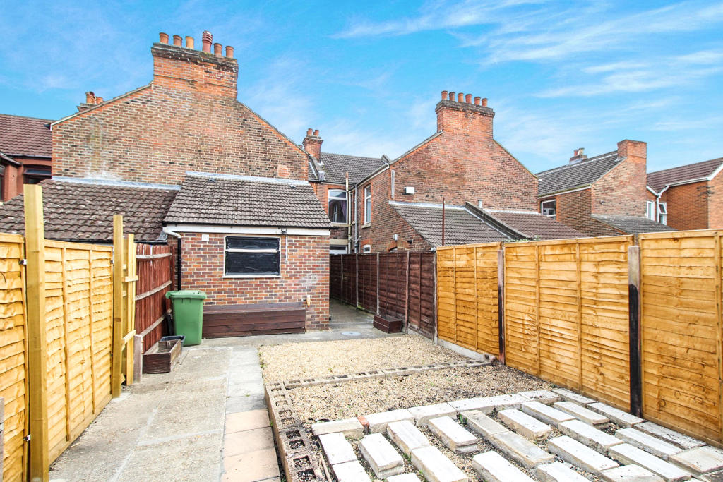 3 bedroom terraced house for sale in Southampton Road, Eastleigh, SO50