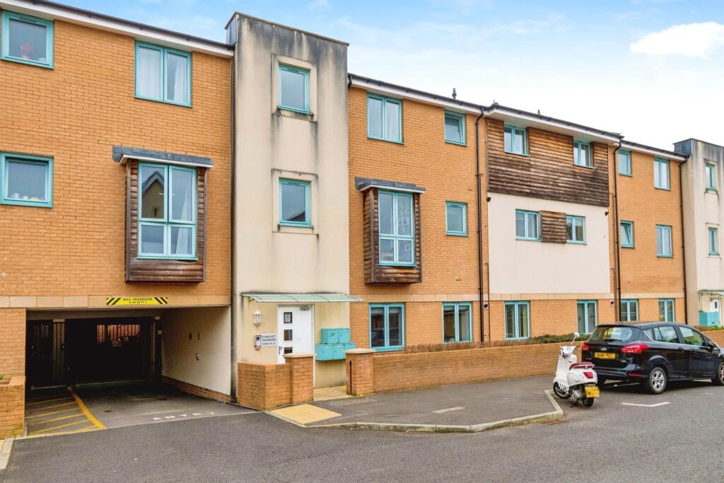 2 bedroom flat for sale in Conduct Gardens, Eastleigh, SO50