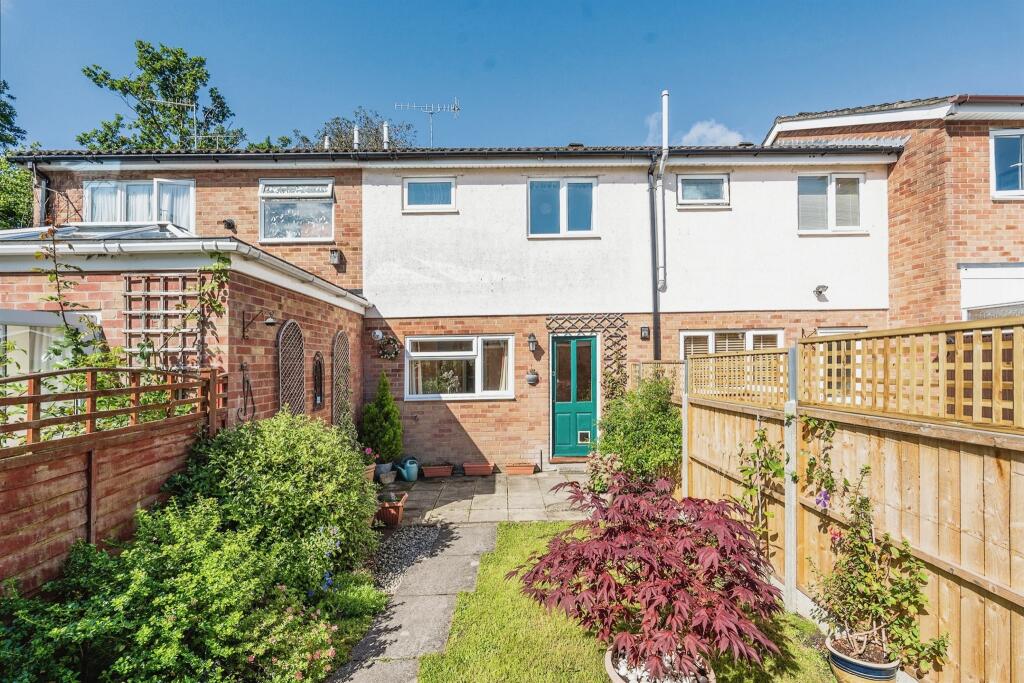 2 bedroom terraced house for sale in Langham Close, North Baddesley
