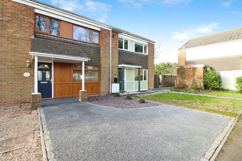 2 bedroom terraced house for sale in Horns Drove, Rownhams, Southampton, SO16