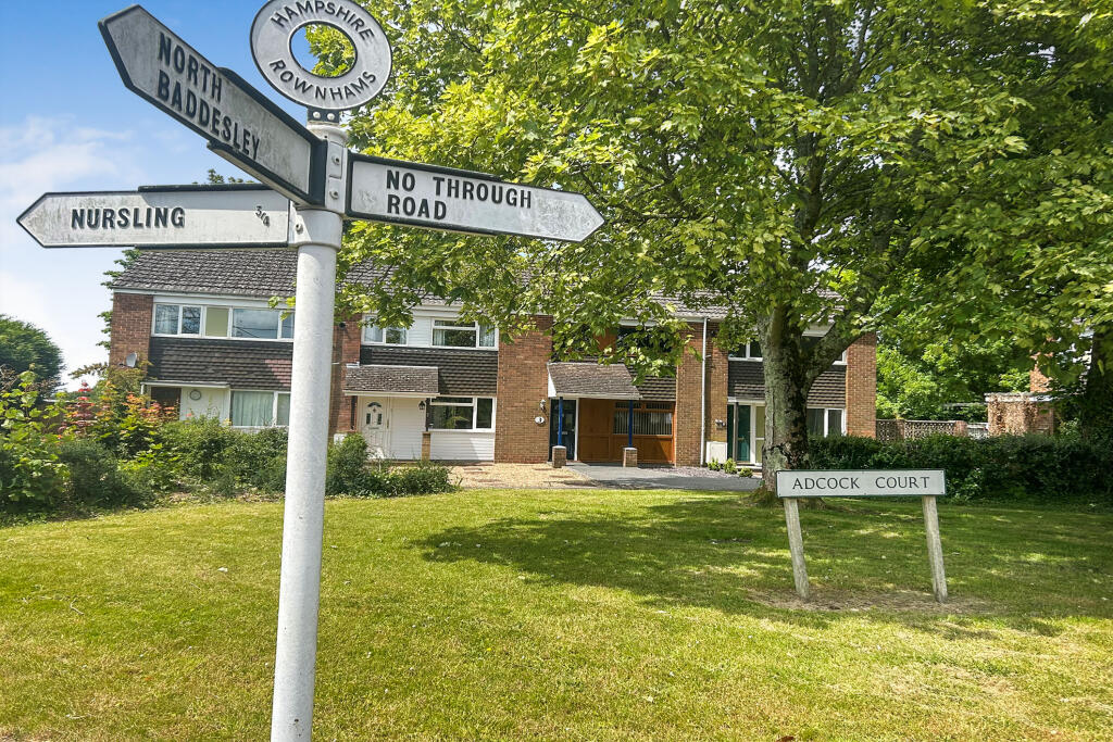 2 bedroom terraced house for sale in Horns Drove, Rownhams, Southampton