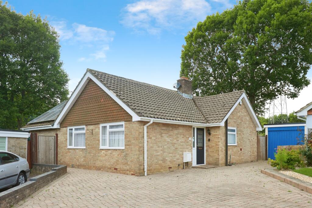 3 bedroom detached bungalow for sale in Ringwood Drive, North Baddesley
