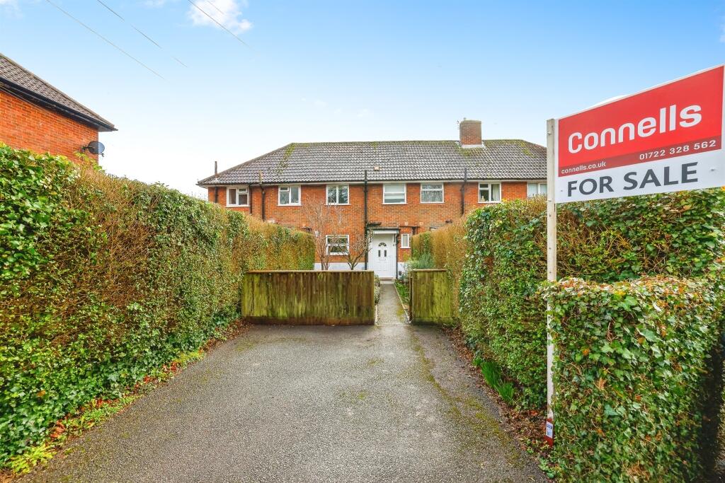 2 bedroom terraced house for sale in Harper Road, Salisbury, SP2