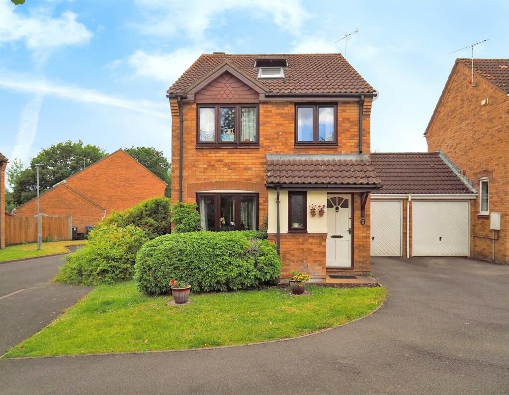 4 bedroom link detached house for sale in The Sandringhams, Whaddon, Salisbury, SP5