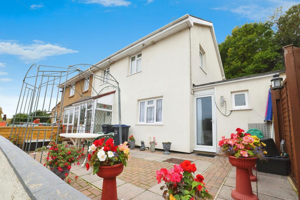 3 bedroom semi-detached house