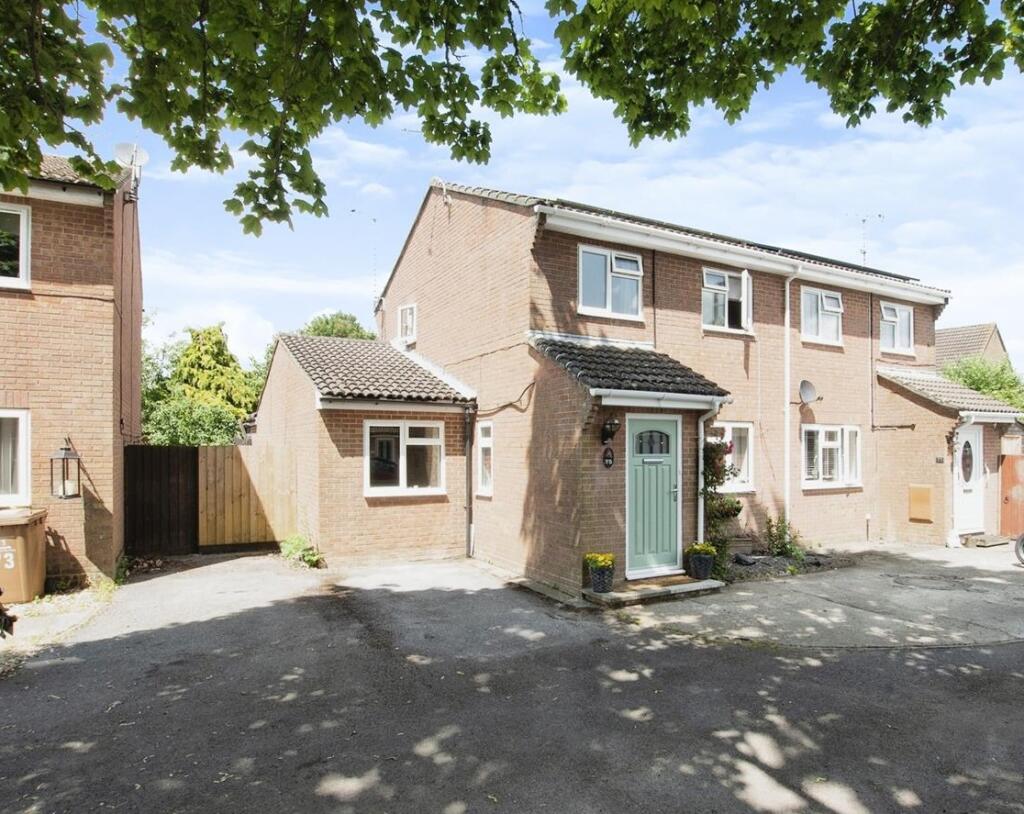 3 bedroom semidetached house for sale in Gardeners Green, Shipton