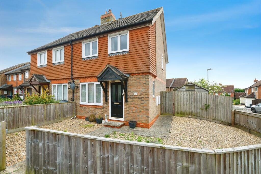 2 bedroom semidetached house for sale in Simmance Way, Amesbury, Salisbury, SP4