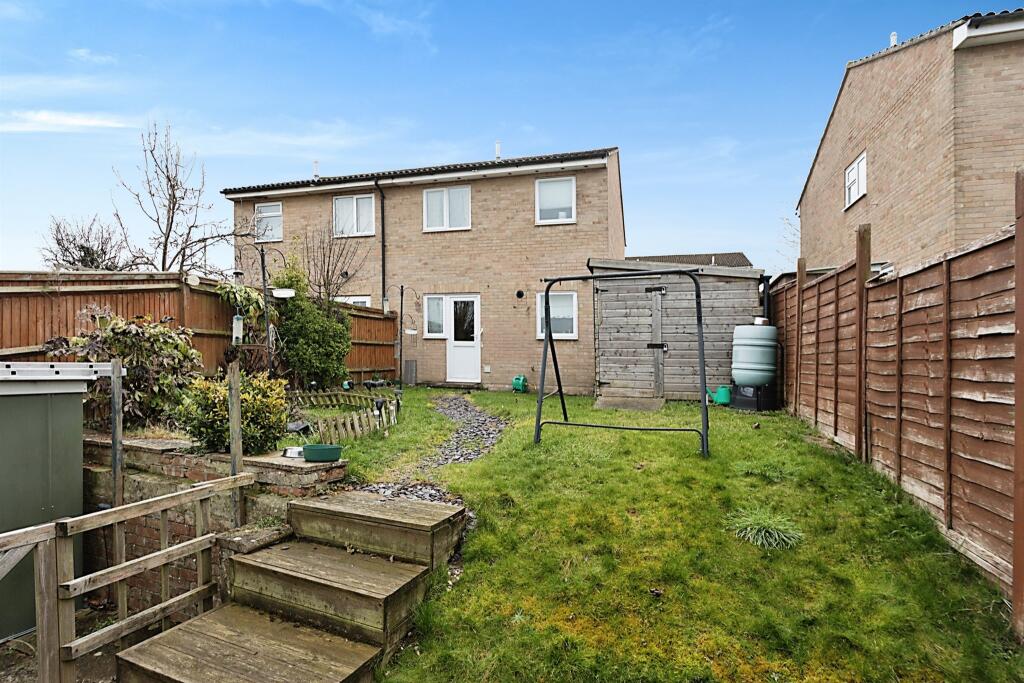 3 bedroom semidetached house for sale in Ward Close, Andover, SP10