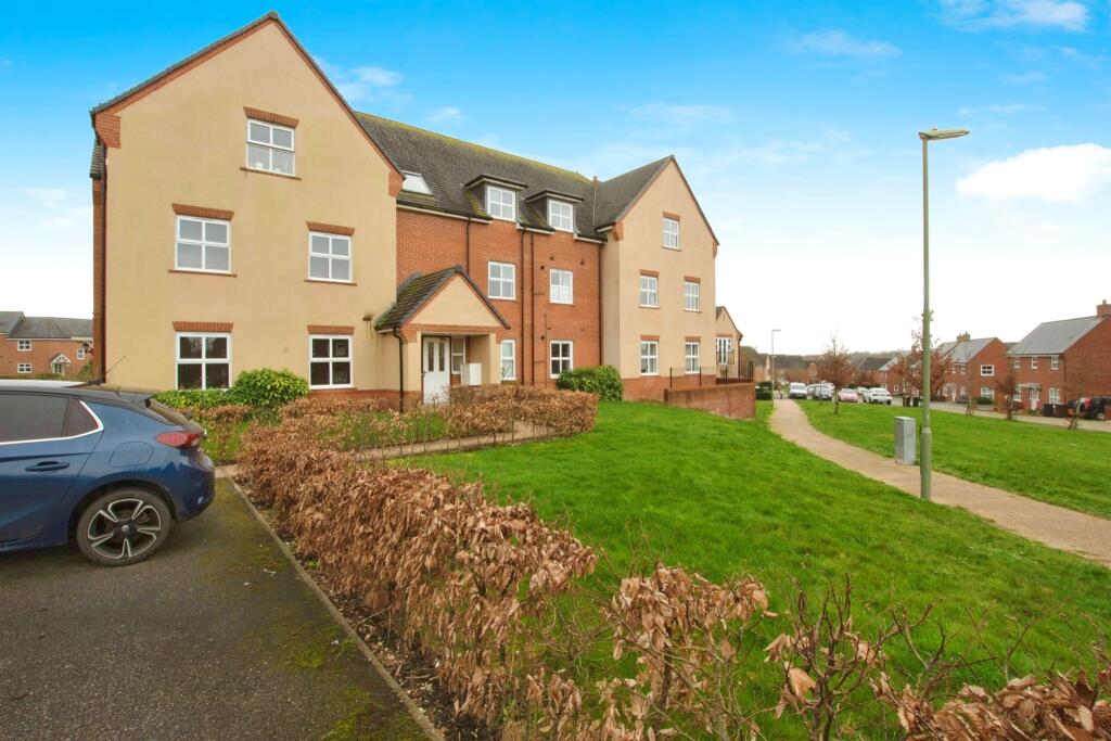 2 bedroom flat for sale in Spindle Close, Andover, SP11